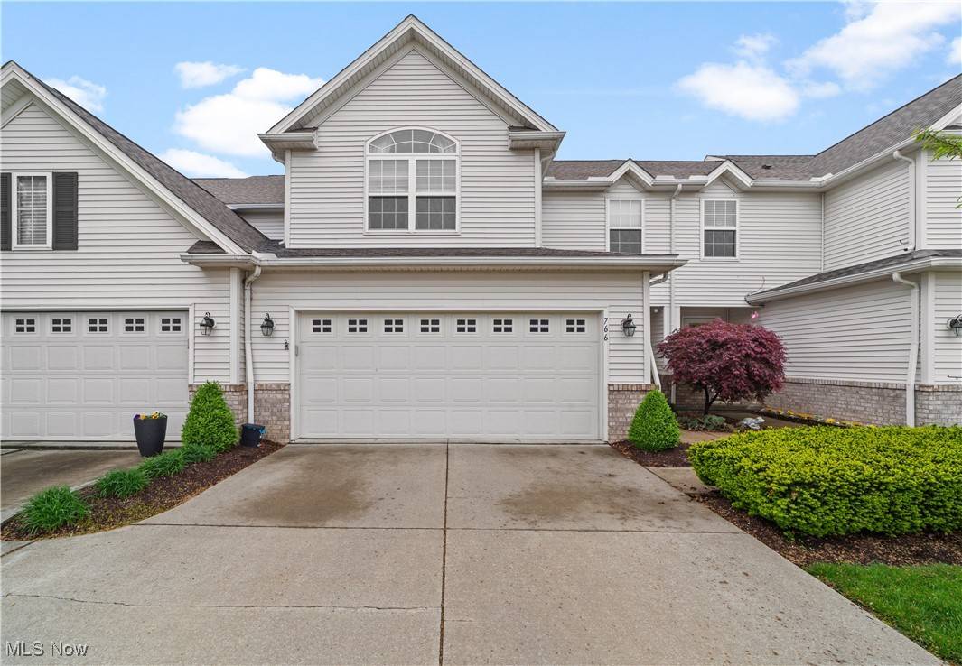 Avon Lake, OH 44012,766 Wildberry CIR
