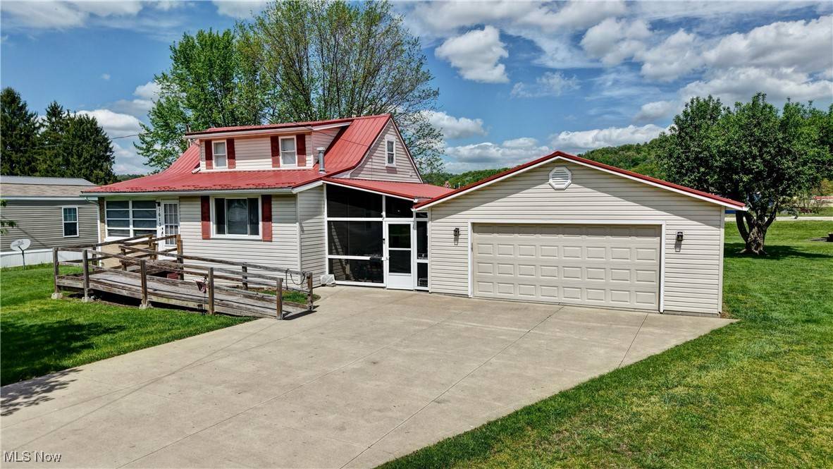 Uhrichsville, OH 44683,1613 ROANOKE AVE