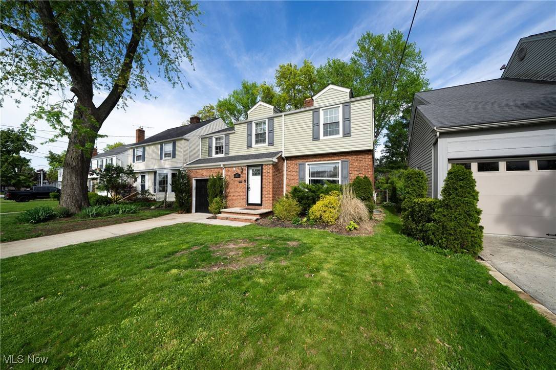 Rocky River, OH 44116,2531 Hampton RD