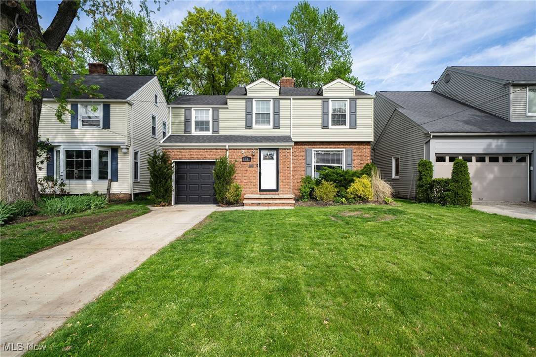 Rocky River, OH 44116,2531 Hampton RD