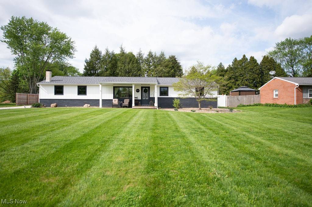 Hartville, OH 44632,1101 Woodland ST SW