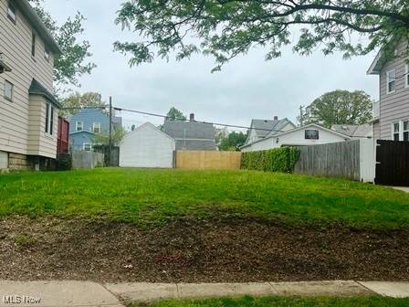 Lakewood, OH 44107,1486 Hopkins AVE