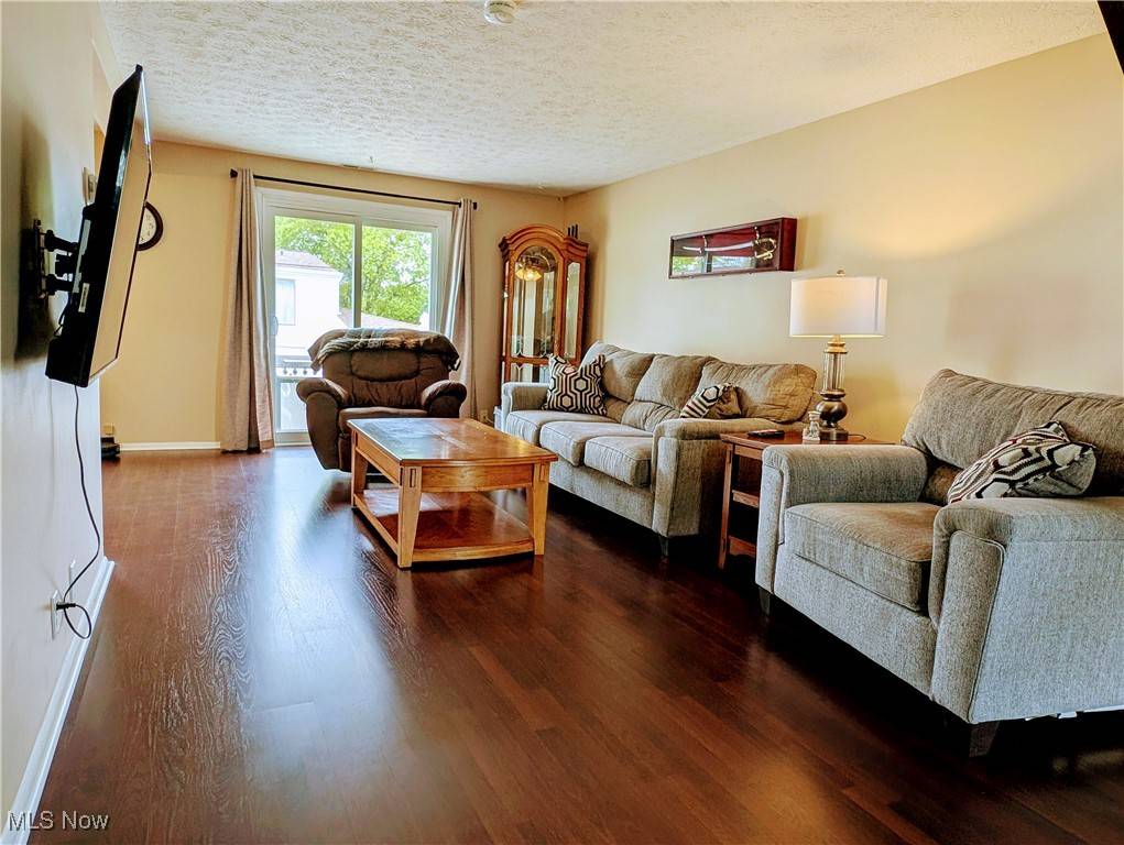Wadsworth, OH 44281,201 Deepwood DR