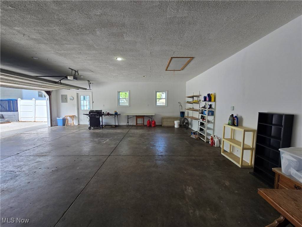 Madison, OH 44057,1455 Easton AVE