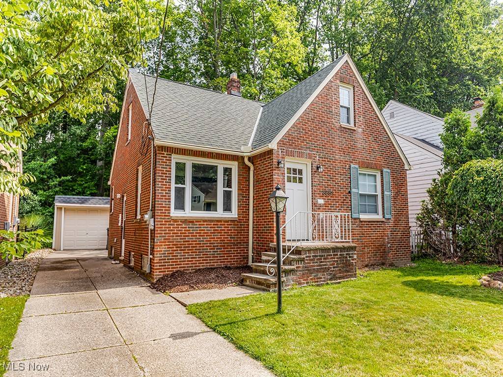 Cleveland Heights, OH 44118,3551 Meadowbrook BLVD