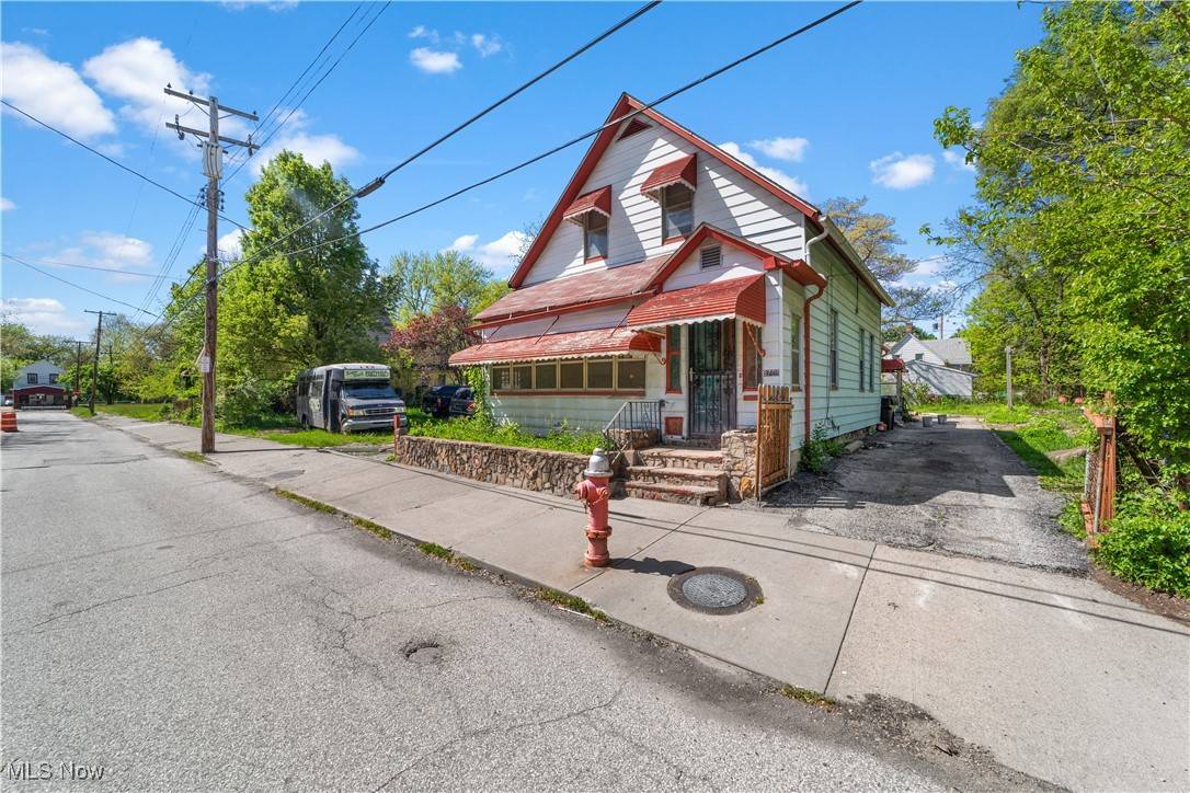 Cleveland, OH 44104,8709 Frederick AVE
