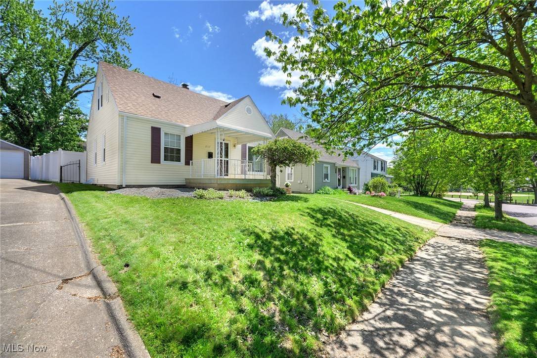 Akron, OH 44301,1717 Oakwood AVE