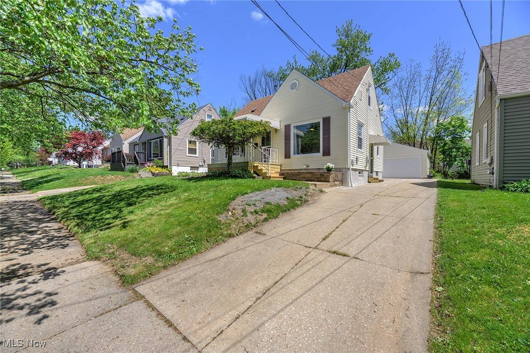 Akron, OH 44301,1717 Oakwood AVE