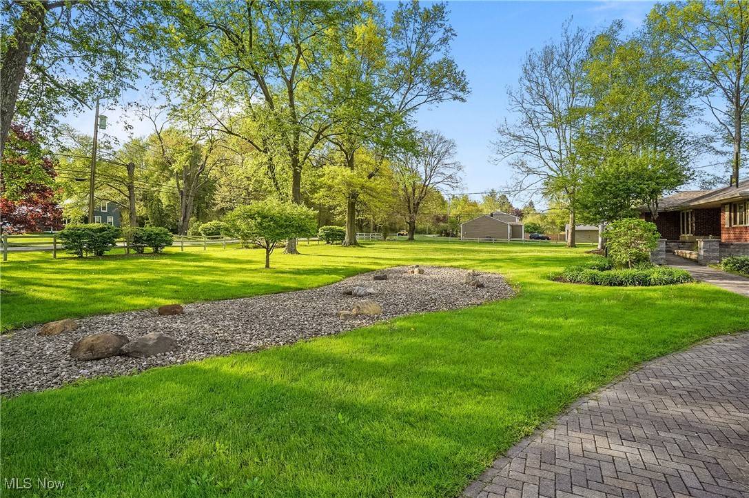Brookfield, OH 44403,1021 Warner RD SE