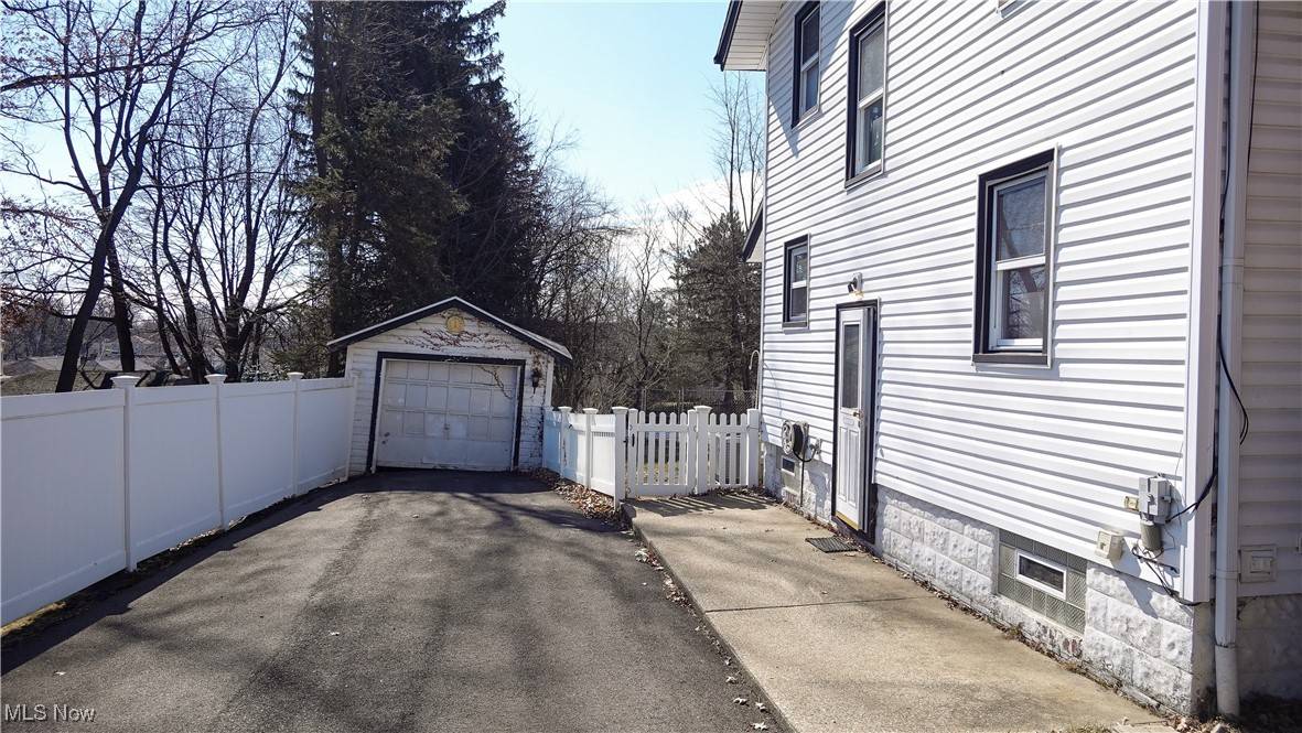 Akron, OH 44310,526 Floyd ST