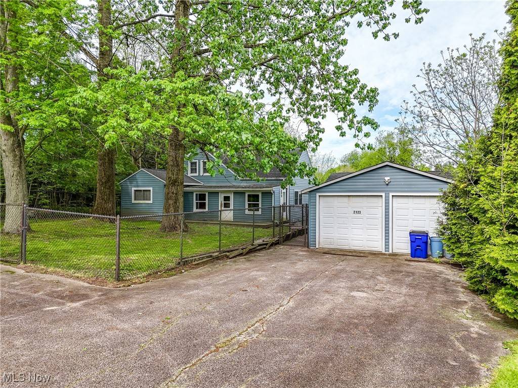 Mogadore, OH 44260,2123 Martin RD