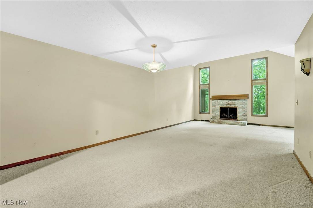 Rocky River, OH 44116,33 Brandon PL