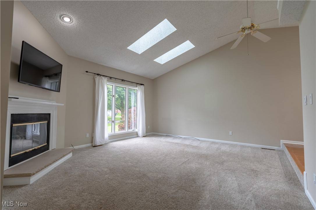 Akron, OH 44301,127 Wayne AVE