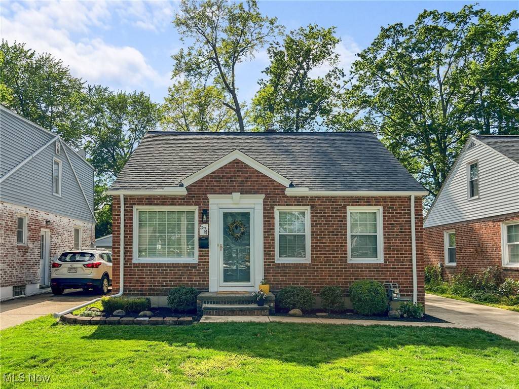 Bay Village, OH 44140,574 Huntmere DR