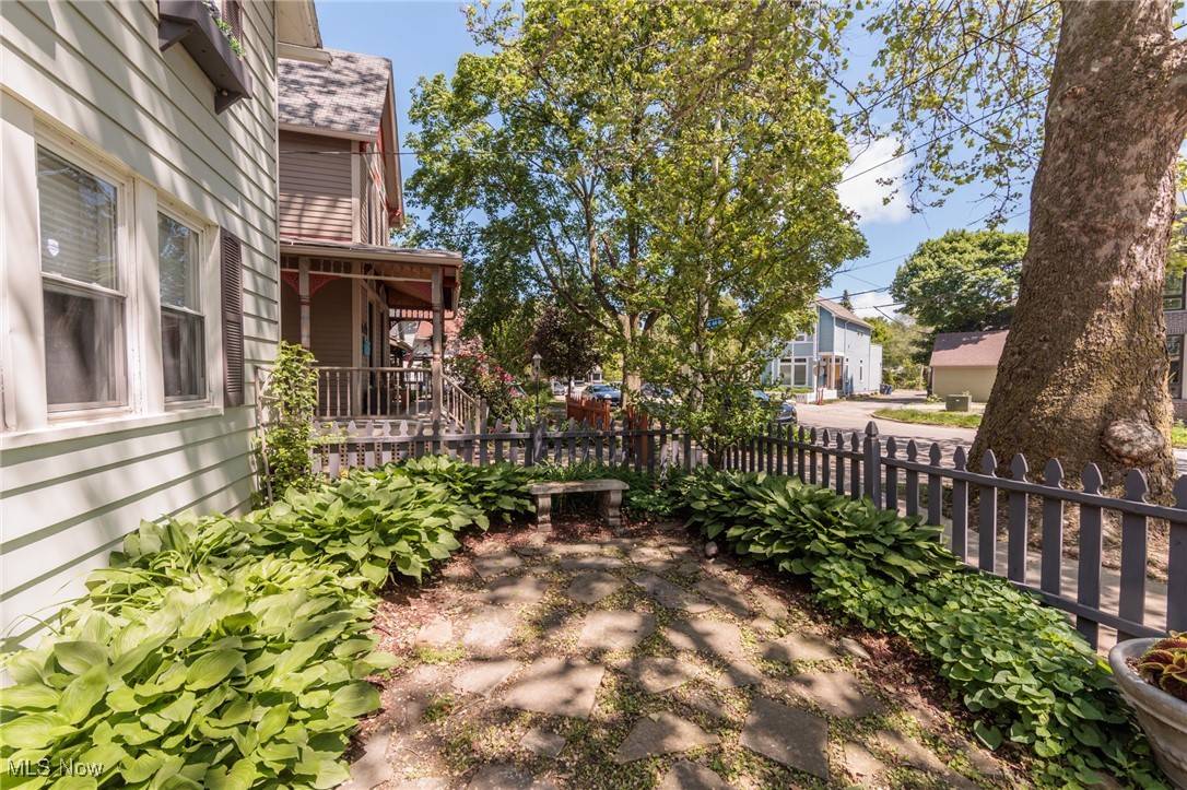 Cleveland, OH 44113,1896 W 44th ST