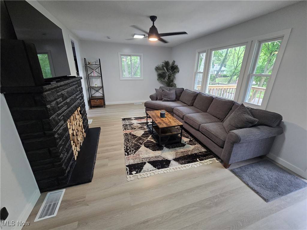Akron, OH 44305,912 Ute AVE
