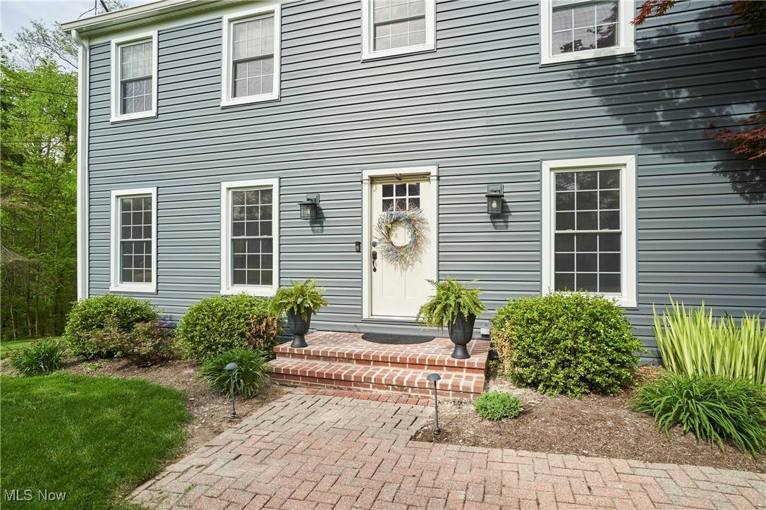 Hudson, OH 44236,7304 Glastonbury DR