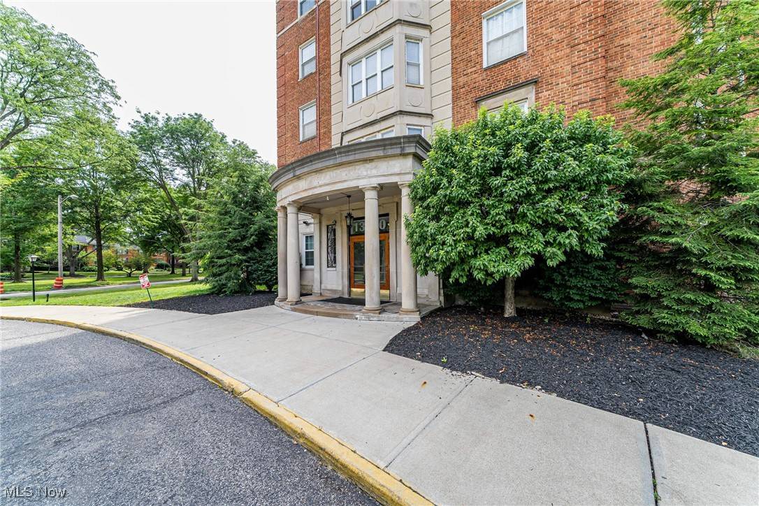 Shaker Heights, OH 44120,13800 Fairhill RD #515