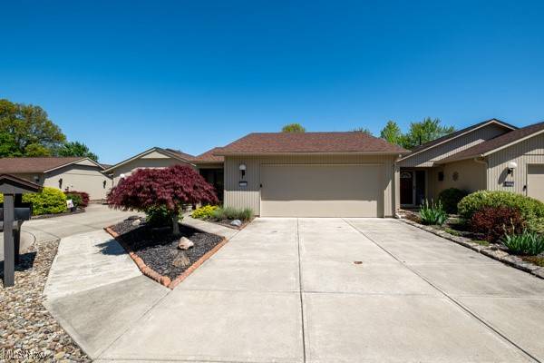 Strongsville, OH 44149,22146 Meadownorth CT