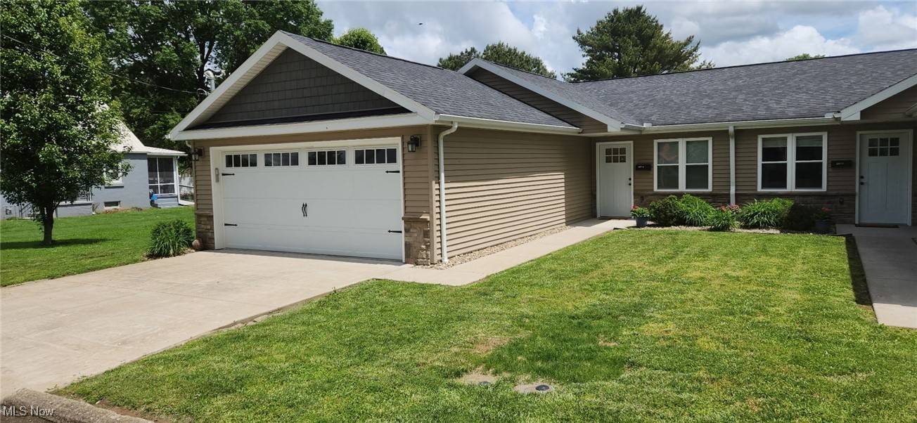 Belpre, OH 45714,416 Elm Street Unit B