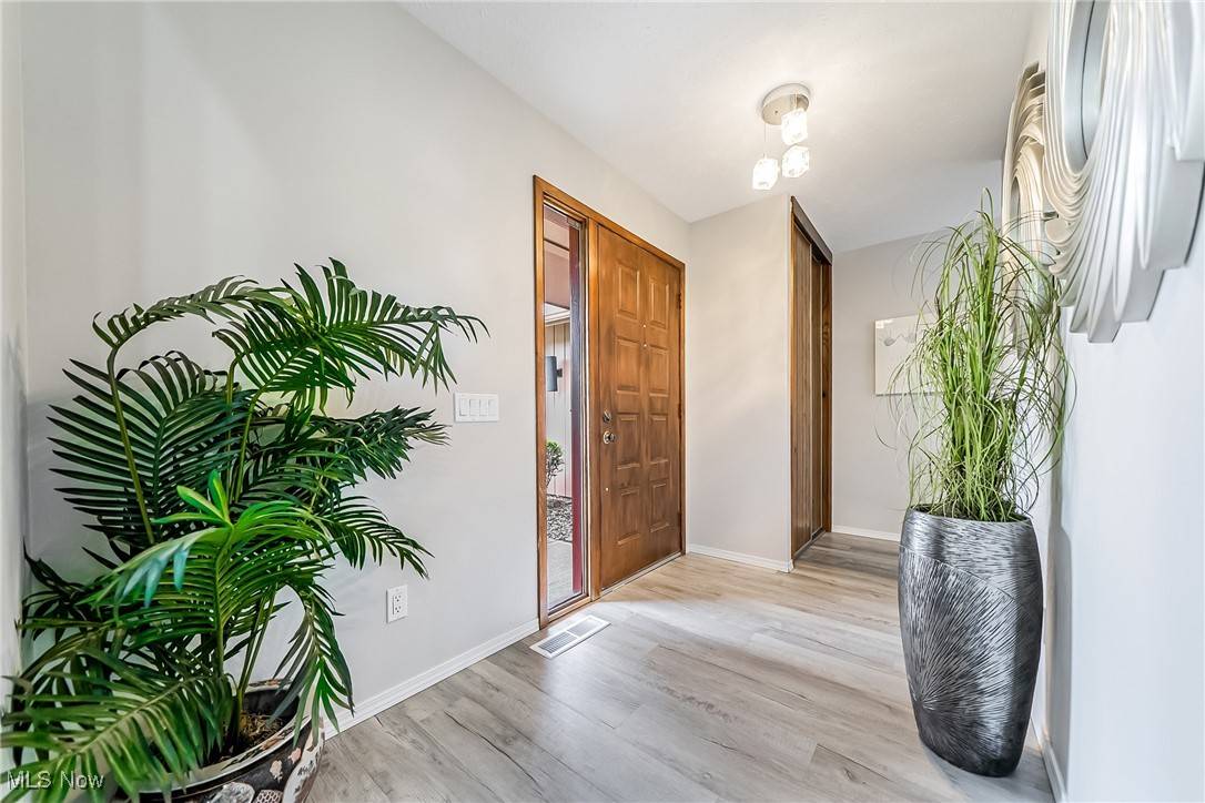 Strongsville, OH 44149,10595 Shale Brook WAY