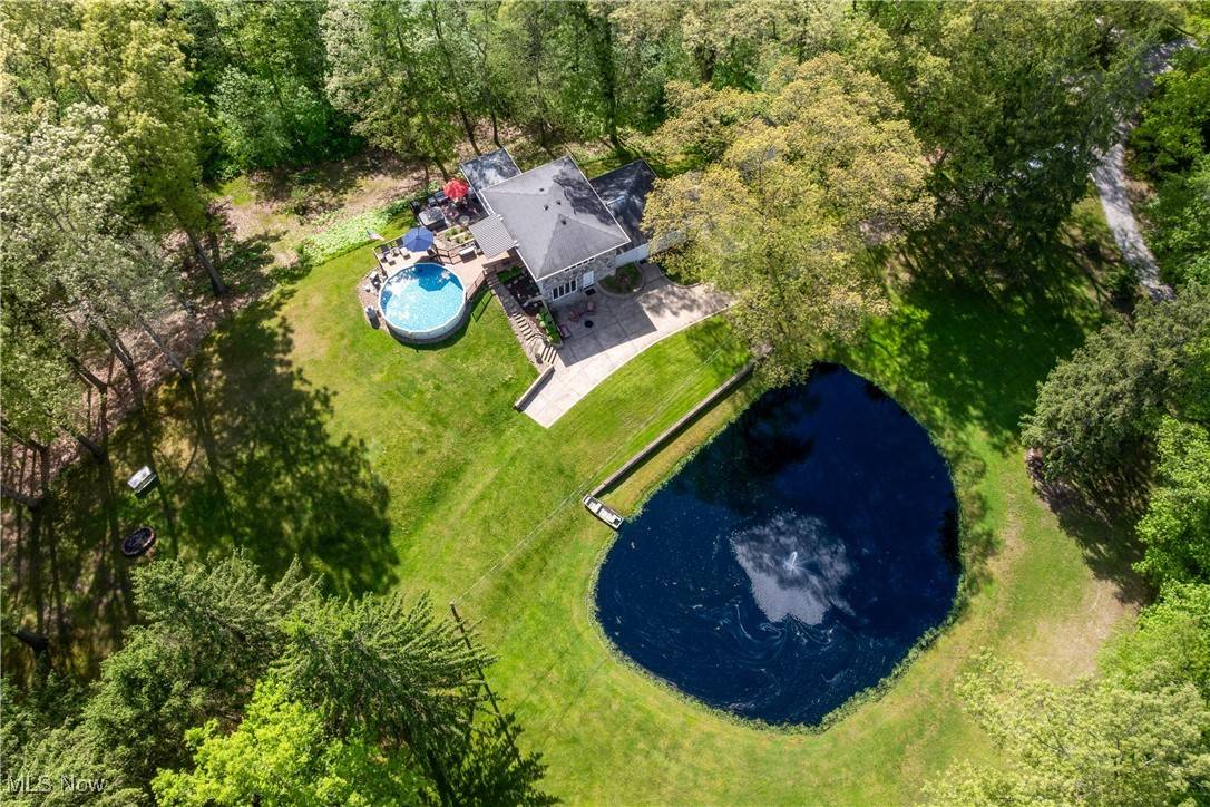 Clinton, OH 44216,996 White Oaks DR