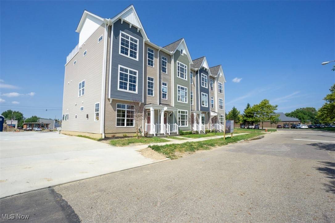 Cleveland, OH 44118,2087 Wynn RD #1