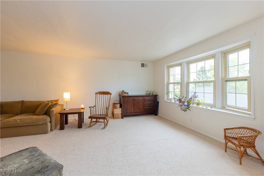 Cleveland, OH 44120,13710 Shaker BLVD #405
