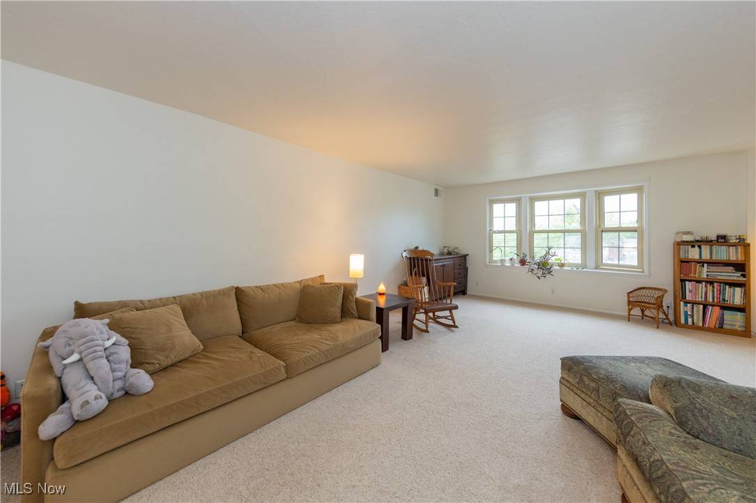 Cleveland, OH 44120,13710 Shaker BLVD #405