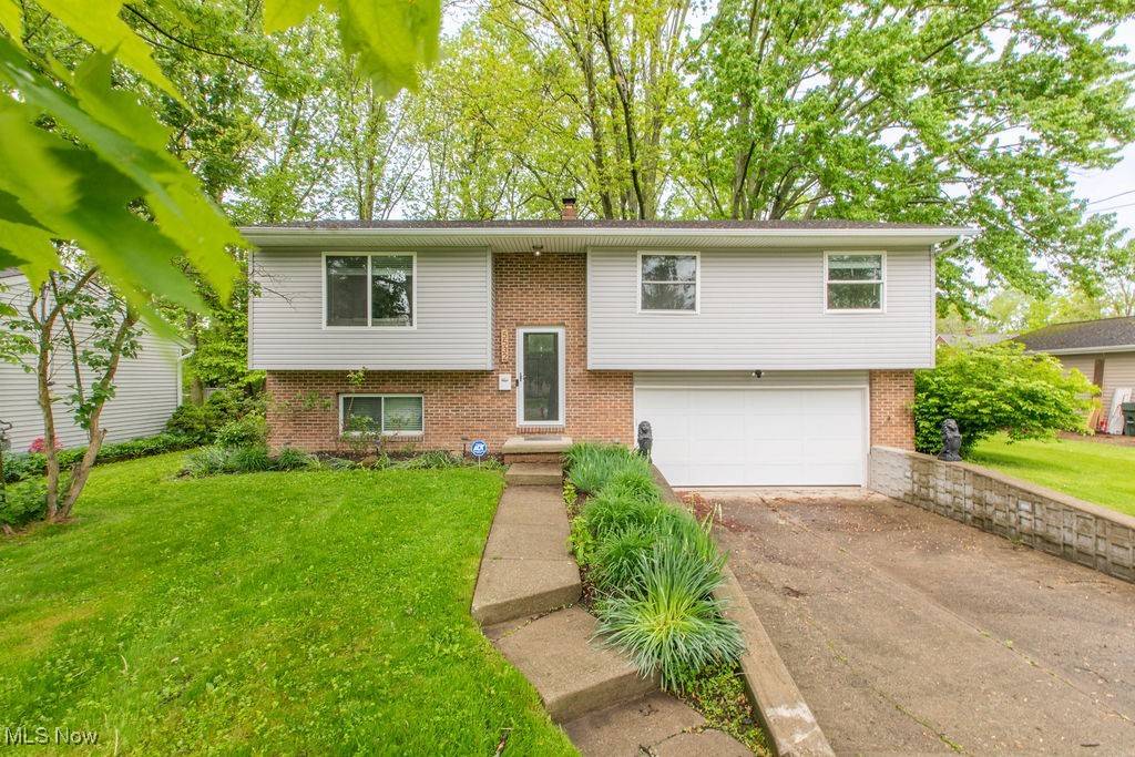 North Olmsted, OH 44070,5532 Burns RD