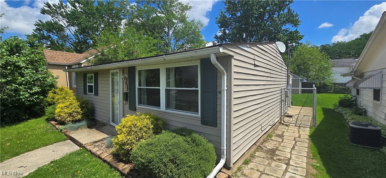 Elyria, OH 44035,322 Concord AVE