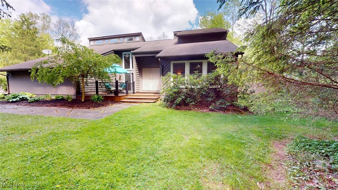 Chagrin Falls, OH 44023,16561 Lucky Bell LN