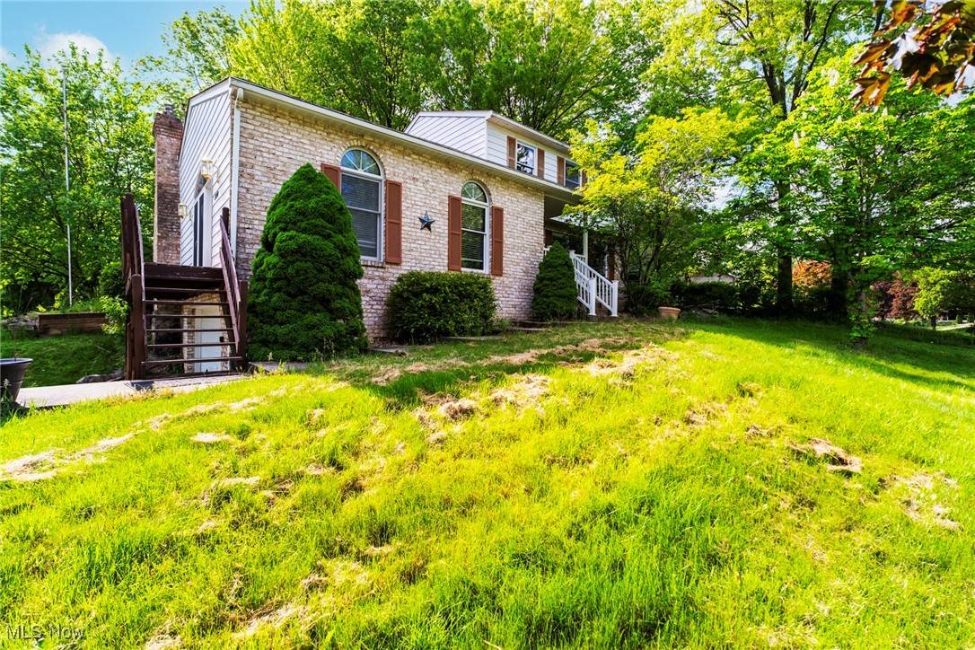 Canfield, OH 44406,500 Stoneybrook LN
