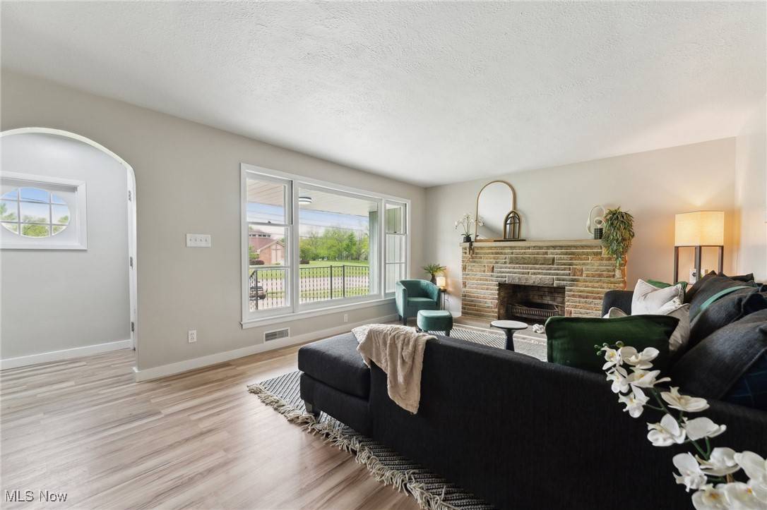 Middleburg Heights, OH 44130,13225 Bagley RD