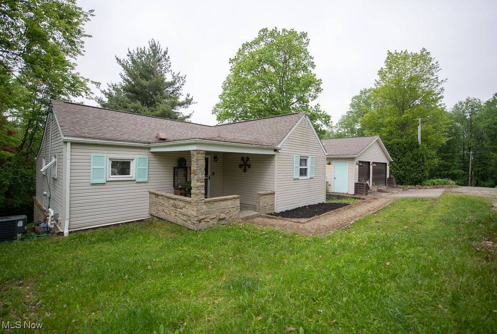 Sherrodsville, OH 44675,8015 Lake DR SW