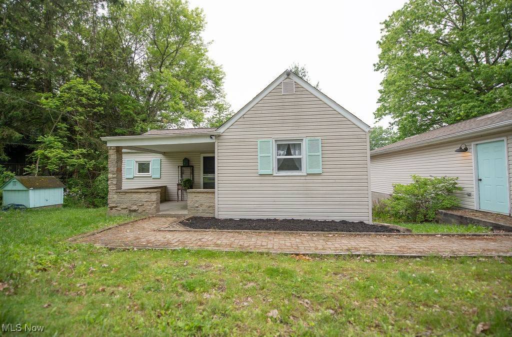 Sherrodsville, OH 44675,8015 Lake DR SW