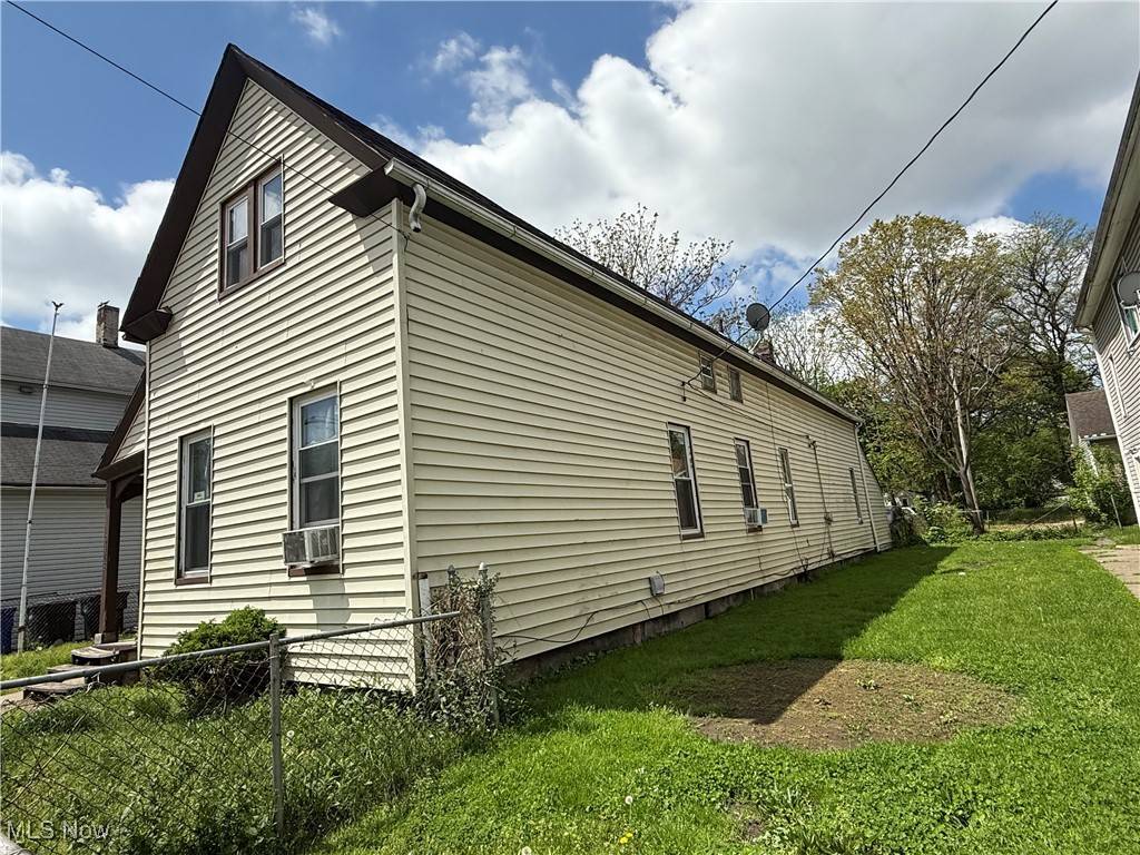 Cleveland, OH 44102,3168 W 48th ST