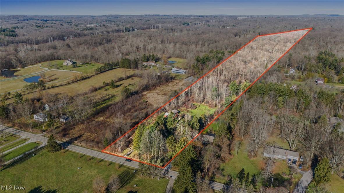 Novelty, OH 44072,8986 Fairmount RD
