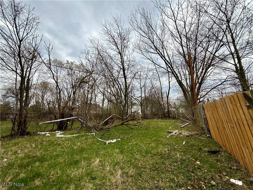 Cleveland, OH 44128,3833 E 144th ST