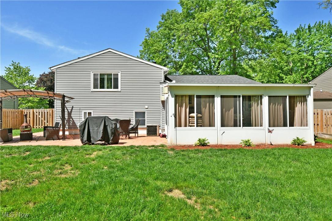 Mineral Ridge, OH 44440,1317 Cedarwood DR