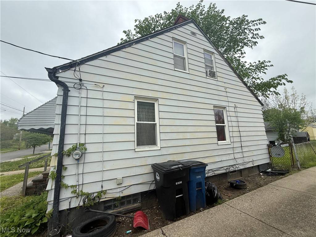 Cleveland, OH 44128,4761 E 173rd ST