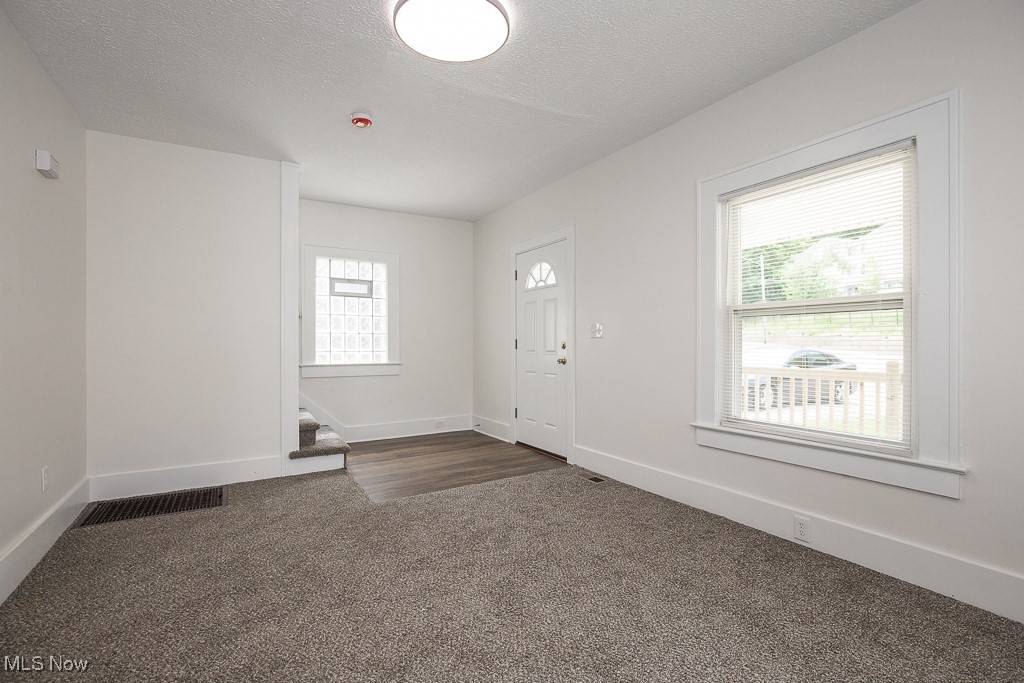 Akron, OH 44307,1197 East AVE