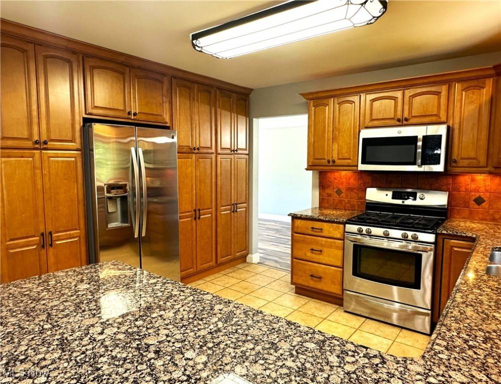 Seven Hills, OH 44131,2600 Greenlawn DR