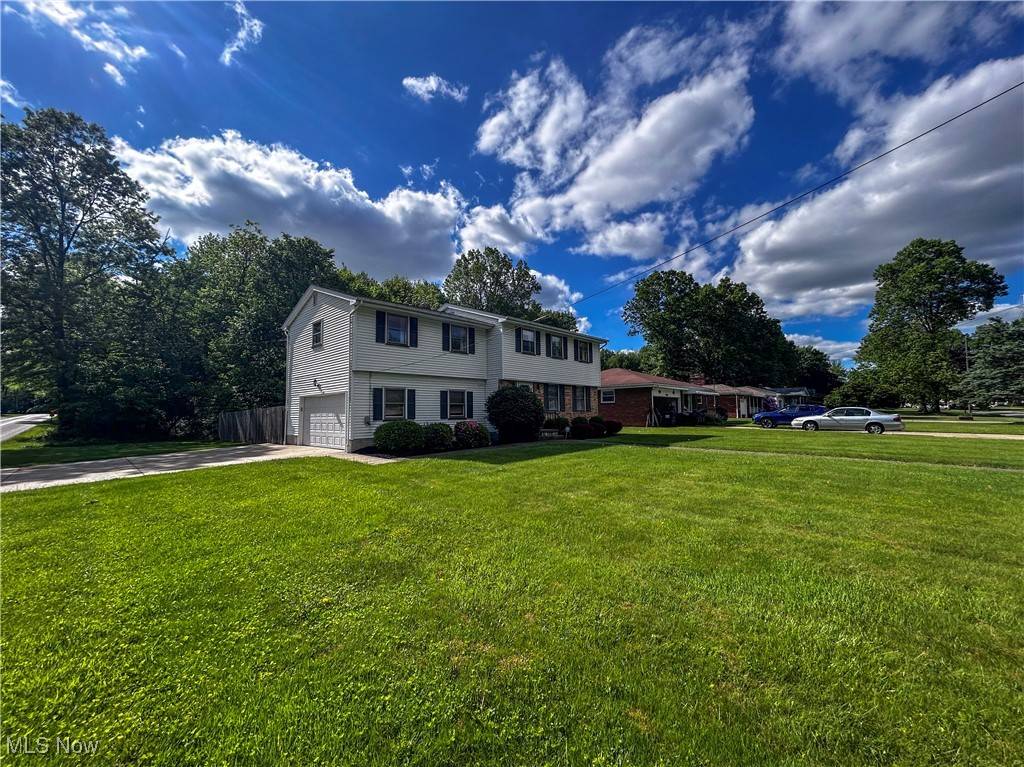 Austintown, OH 44515,100 Chadwick LN