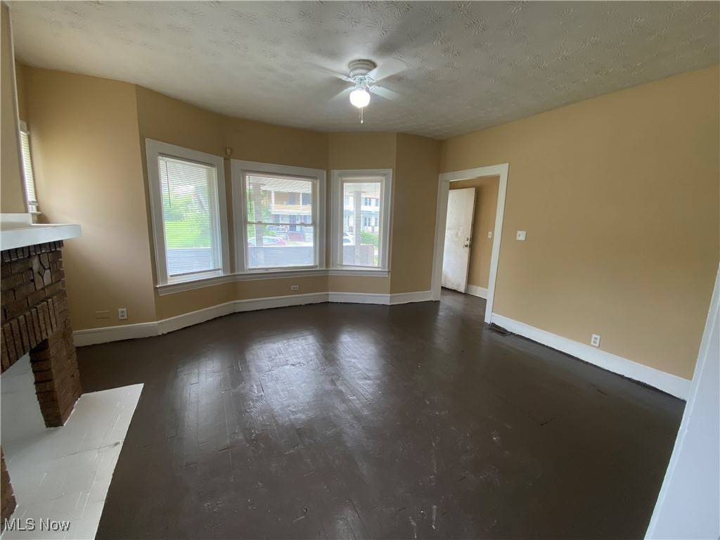Cleveland, OH 44120,3454 E 118th ST
