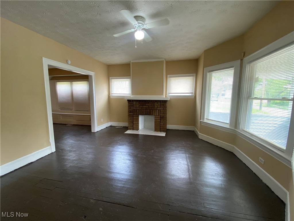 Cleveland, OH 44120,3454 E 118th ST