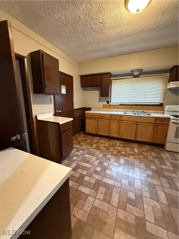 Akron, OH 44301,1214 Bellows ST