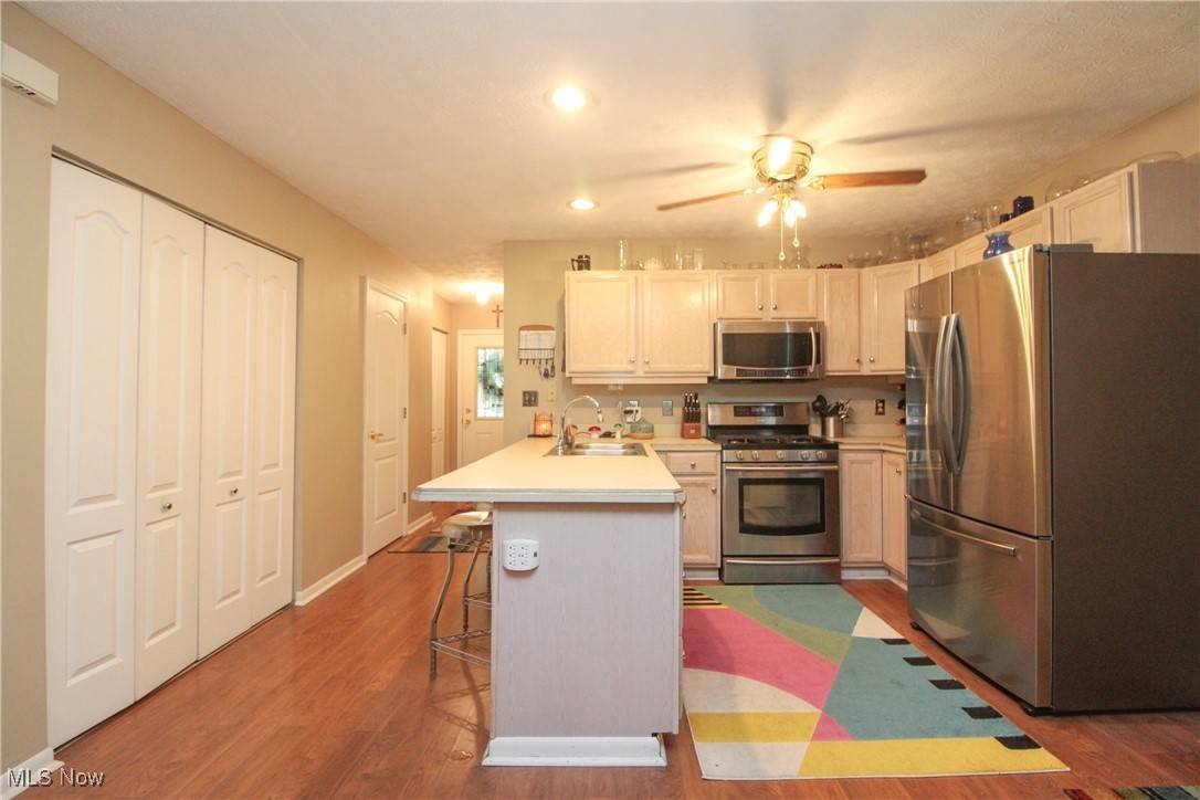 Youngstown, OH 44512,4321 Devonshire DR
