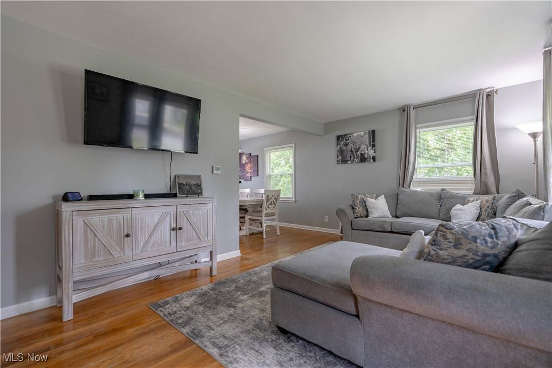 Cuyahoga Falls, OH 44221,2930 Archwood PL