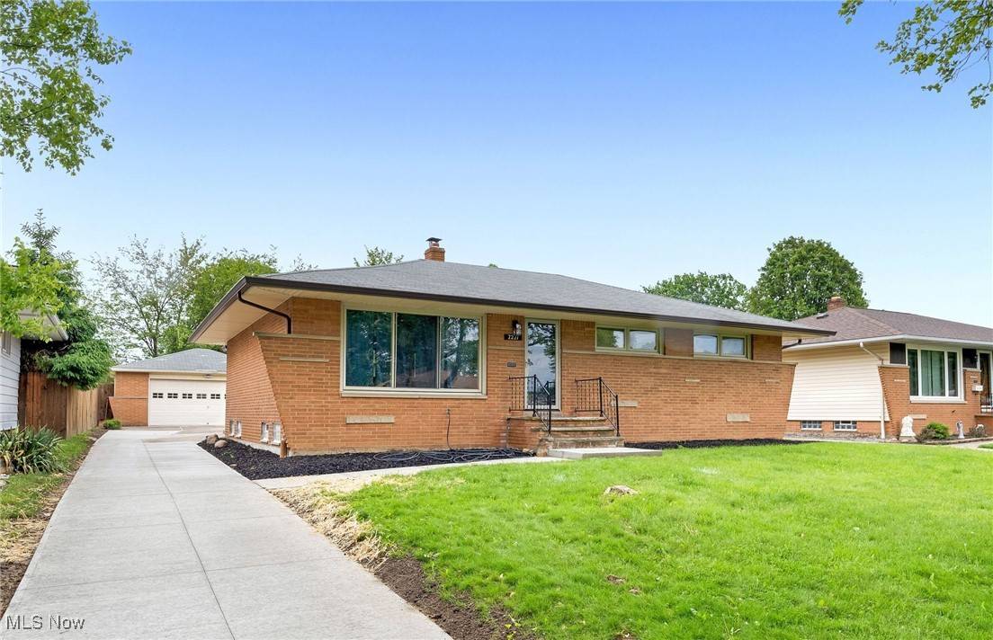 Parma, OH 44130,7271 Whitaker DR